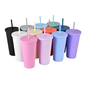 COPO DE PLASTICO COM CANUDO 700ML